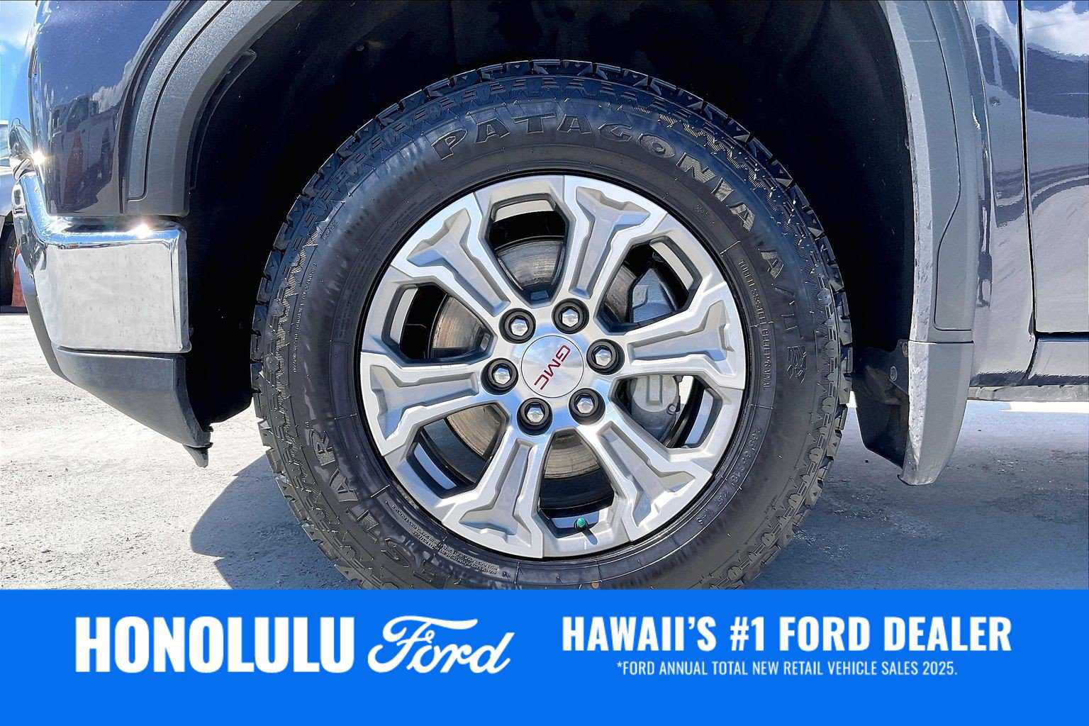 Used 2025 GMC Sierra 1500 SLT AWD/4WD image 8
