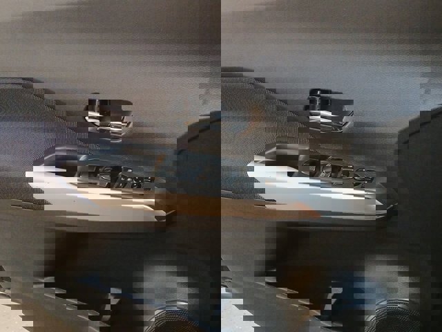 Used 2019 Nissan Kicks SV image 15