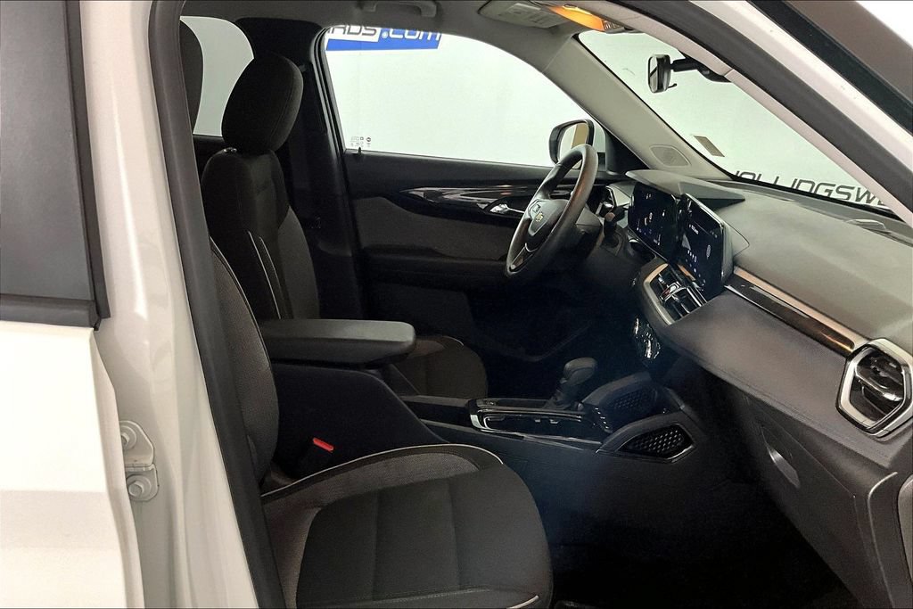 Used 2025 Chevrolet TrailBlazer LT FWD image 6