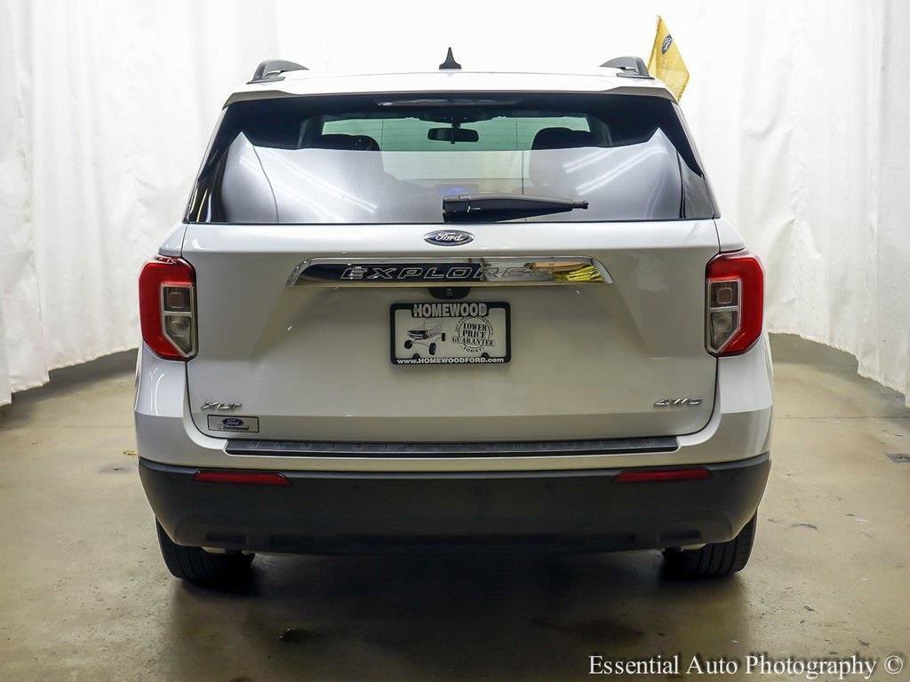 Certified 2021 Ford Explorer XLT image 3