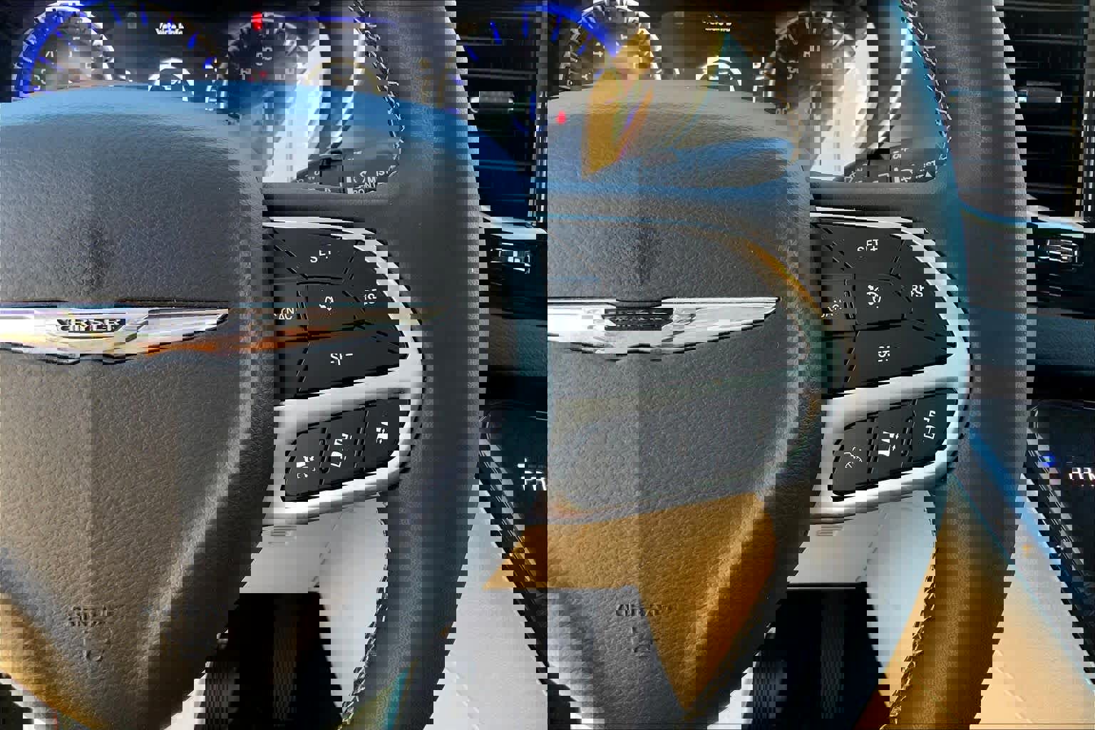 Used 2024 Chrysler Pacifica Touring-L image 25