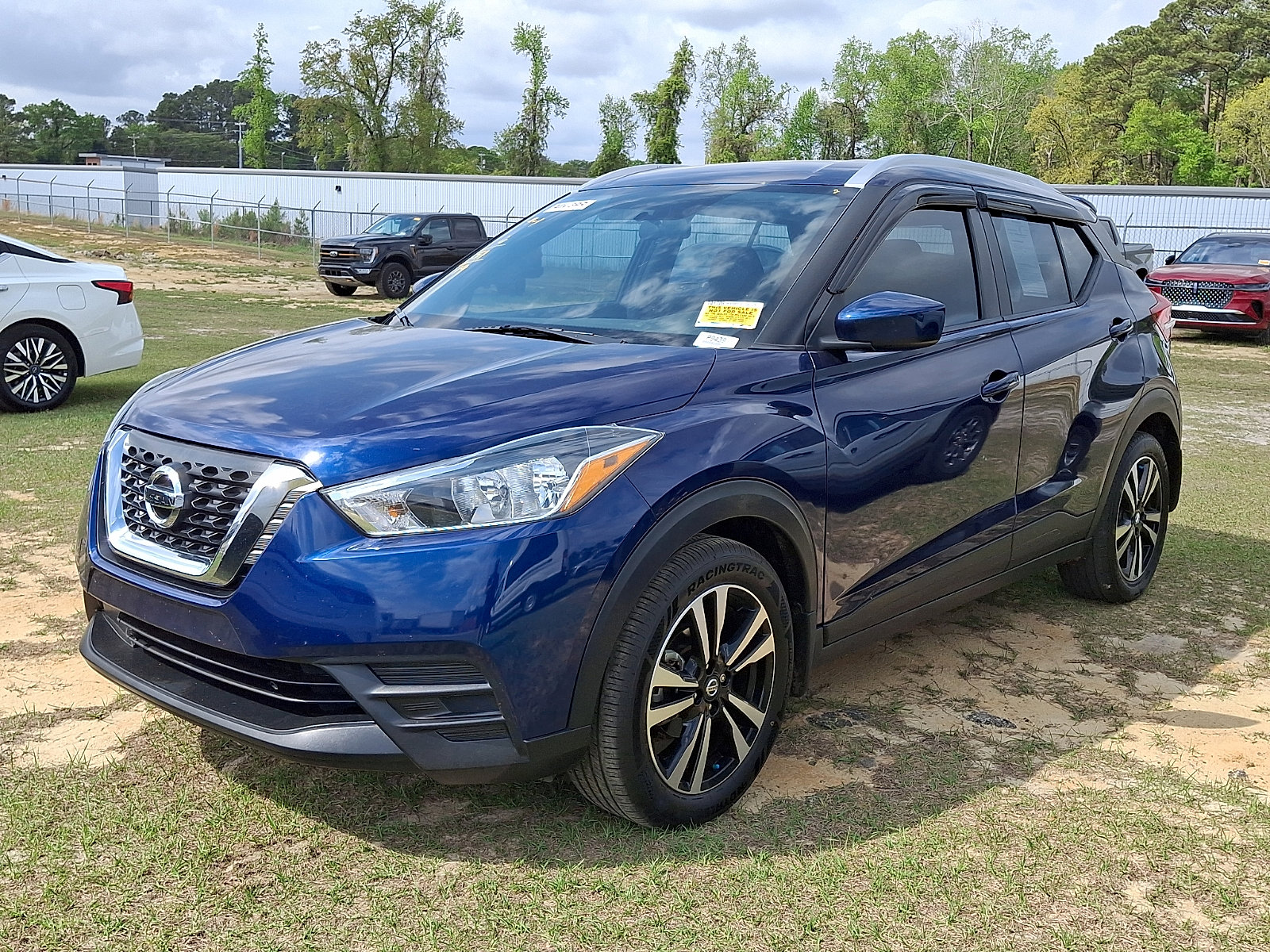 Used 2019 Nissan Kicks SV image 3