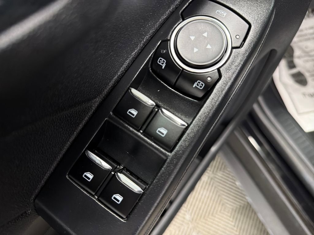 Certified 2023 Ford Escape ST-Line image 17