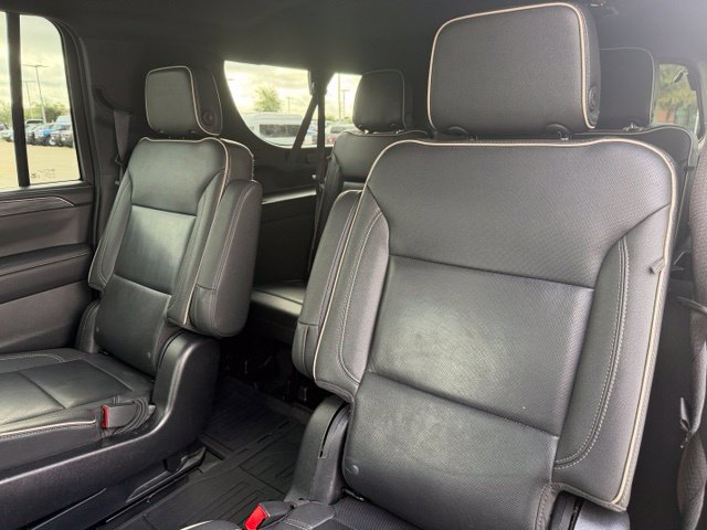 Used 2022 GMC Yukon XL SLT w/ SLT Luxury Package AWD/4WD image 24