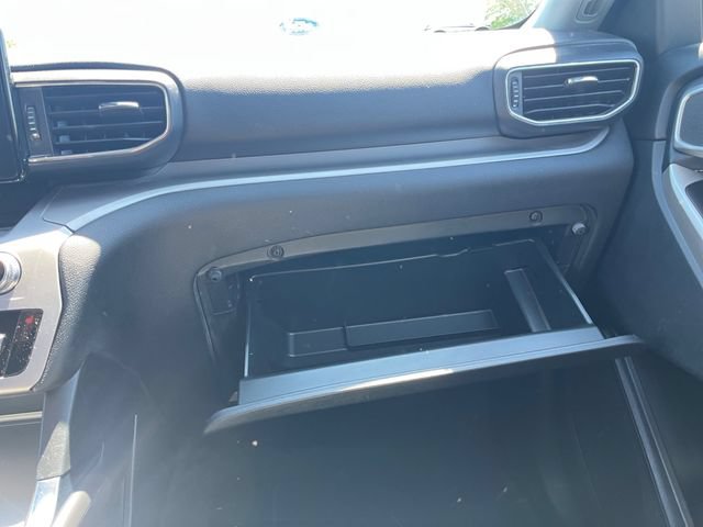 Certified 2022 Ford Explorer XLT w/ Equipment Group 202A AWD/4WD image 24