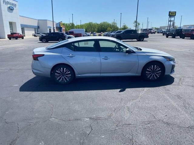 Used 2024 Nissan Altima 2.5 SV image 6