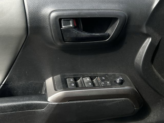 Used 2022 Toyota Tacoma SR5 RWD image 26