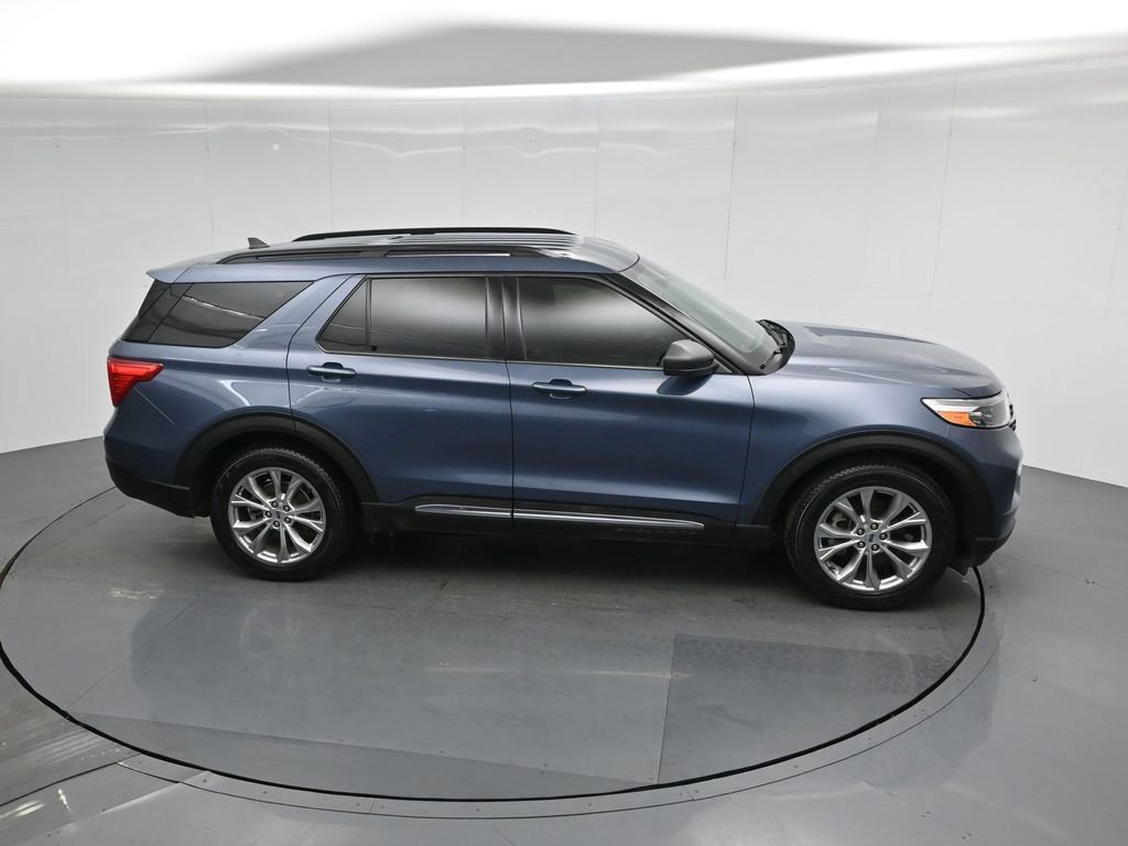 Certified 2021 Ford Explorer XLT w/ Equipment Group 202A image 11