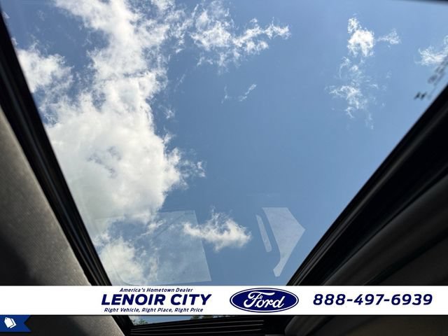 Used 2023 GMC Sierra 1500 SLT w/ SLT Premium Package AWD/4WD image 17