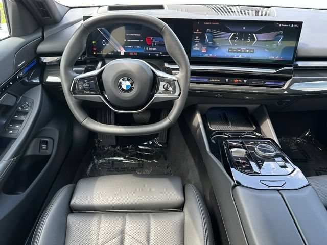 Used 2025 BMW 530i xDrive AWD/4WD image 12