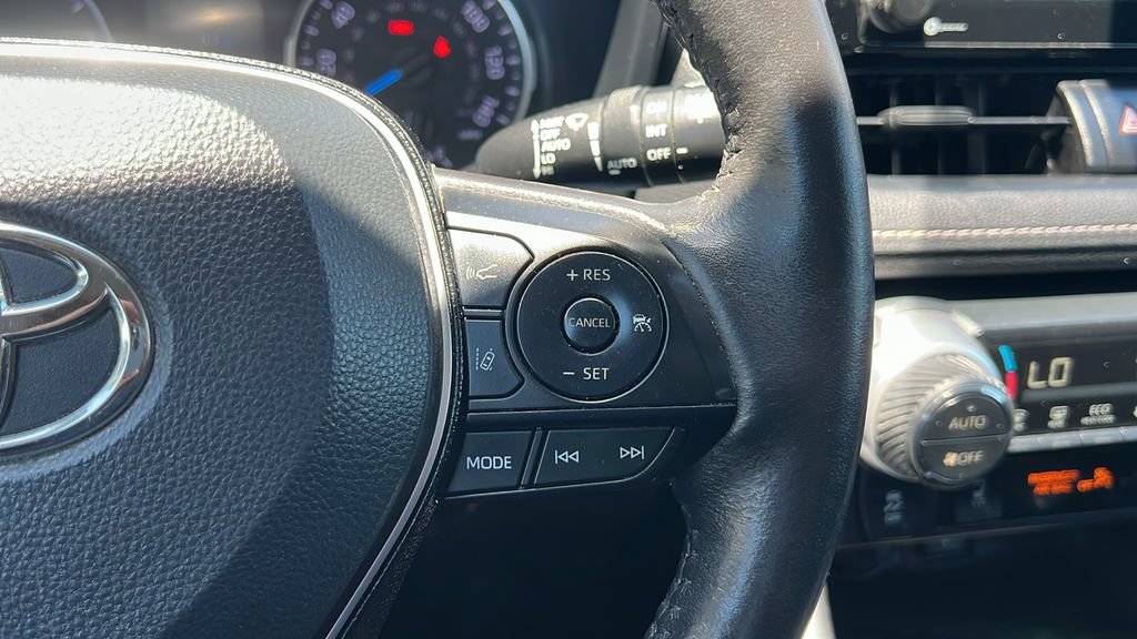 Used 2021 Toyota RAV4 XLE w/ Convenience Package AWD/4WD image 18