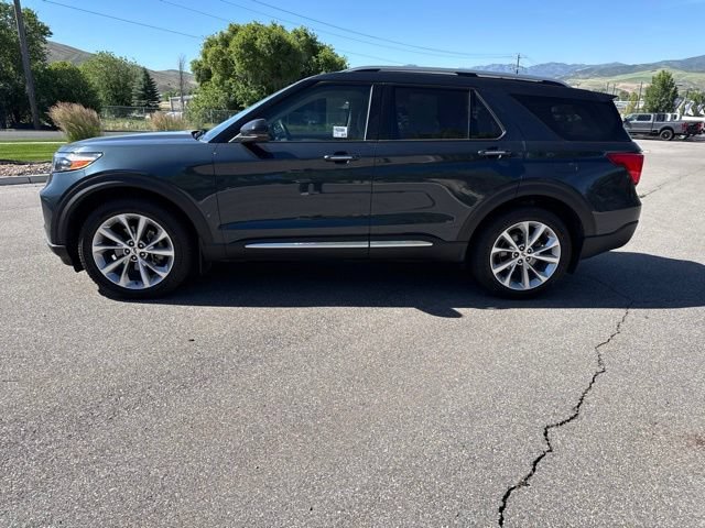Certified 2023 Ford Explorer Platinum w/ Technology Package AWD/4WD image 3