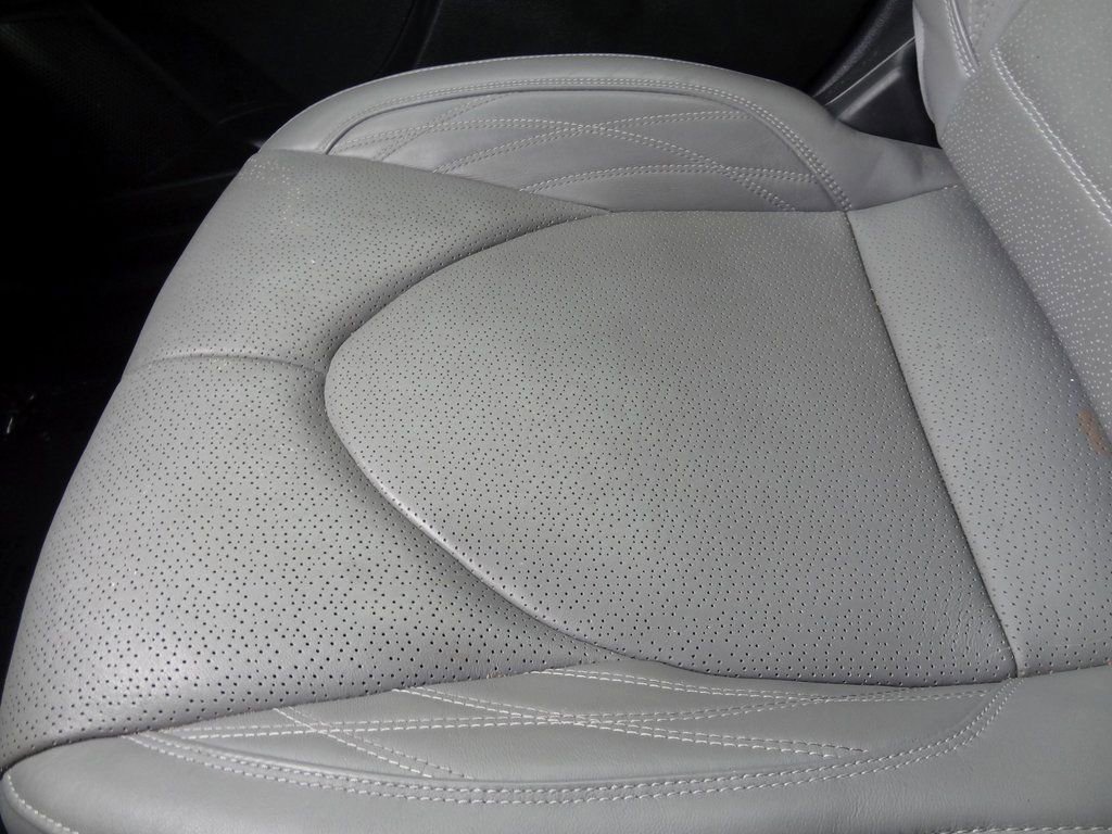 Used 2019 Toyota Avalon Limited image 43