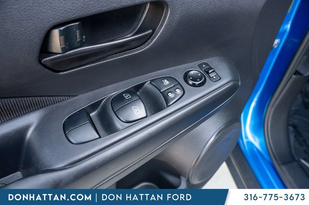 Used 2022 Nissan Kicks S FWD image 13