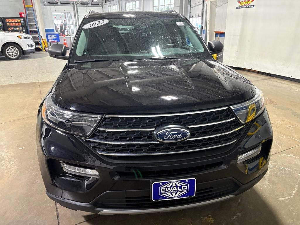 Certified 2022 Ford Explorer XLT w/ Equipment Group 202A image 9