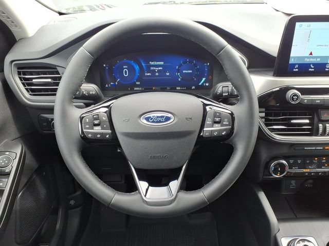 Certified 2022 Ford Escape Titanium w/ Class II Trailer Tow Package AWD/4WD image 11