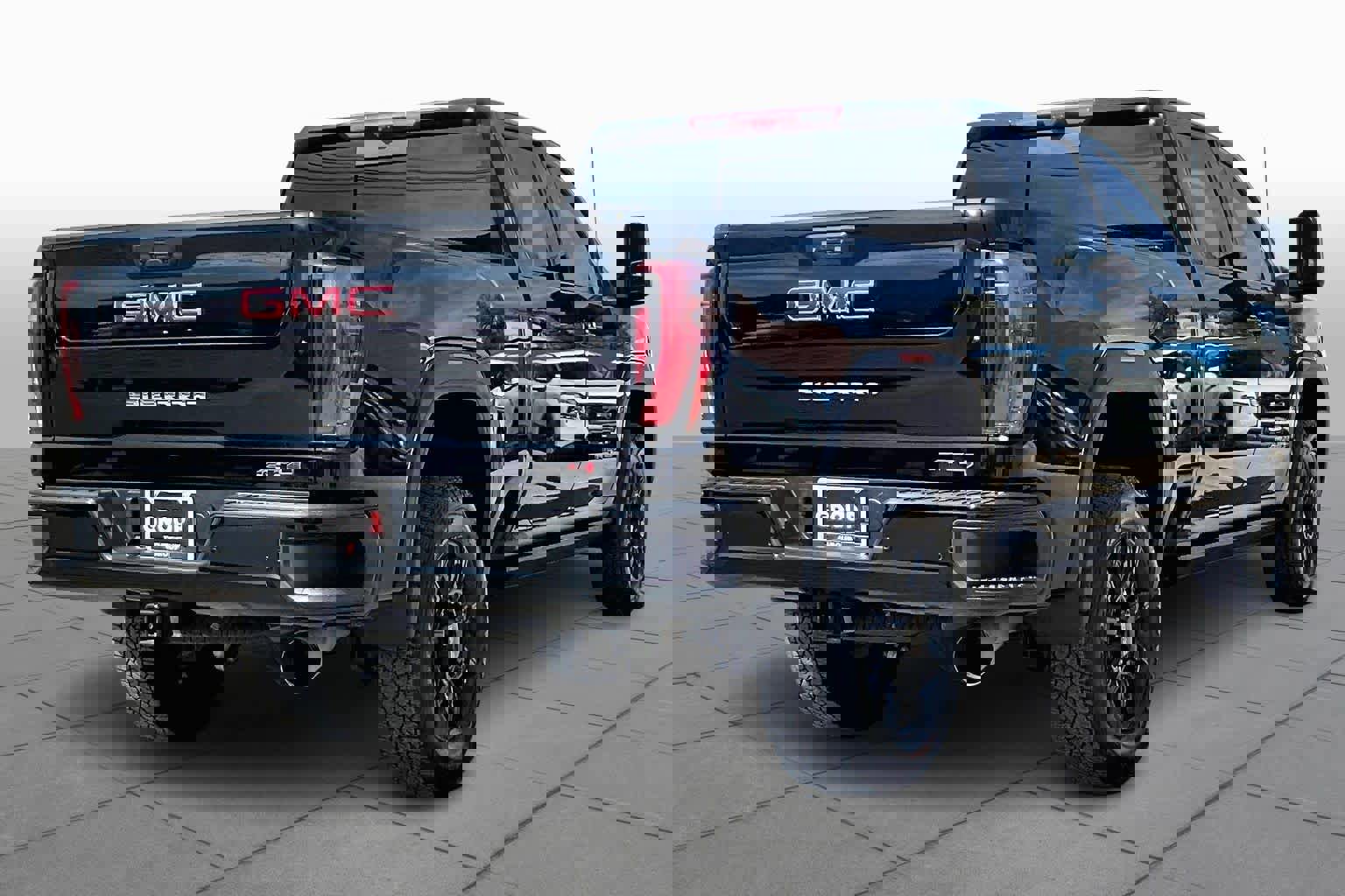 Used 2025 GMC Sierra 2500 AT4 w/ AT4 Premium Plus Package image 4