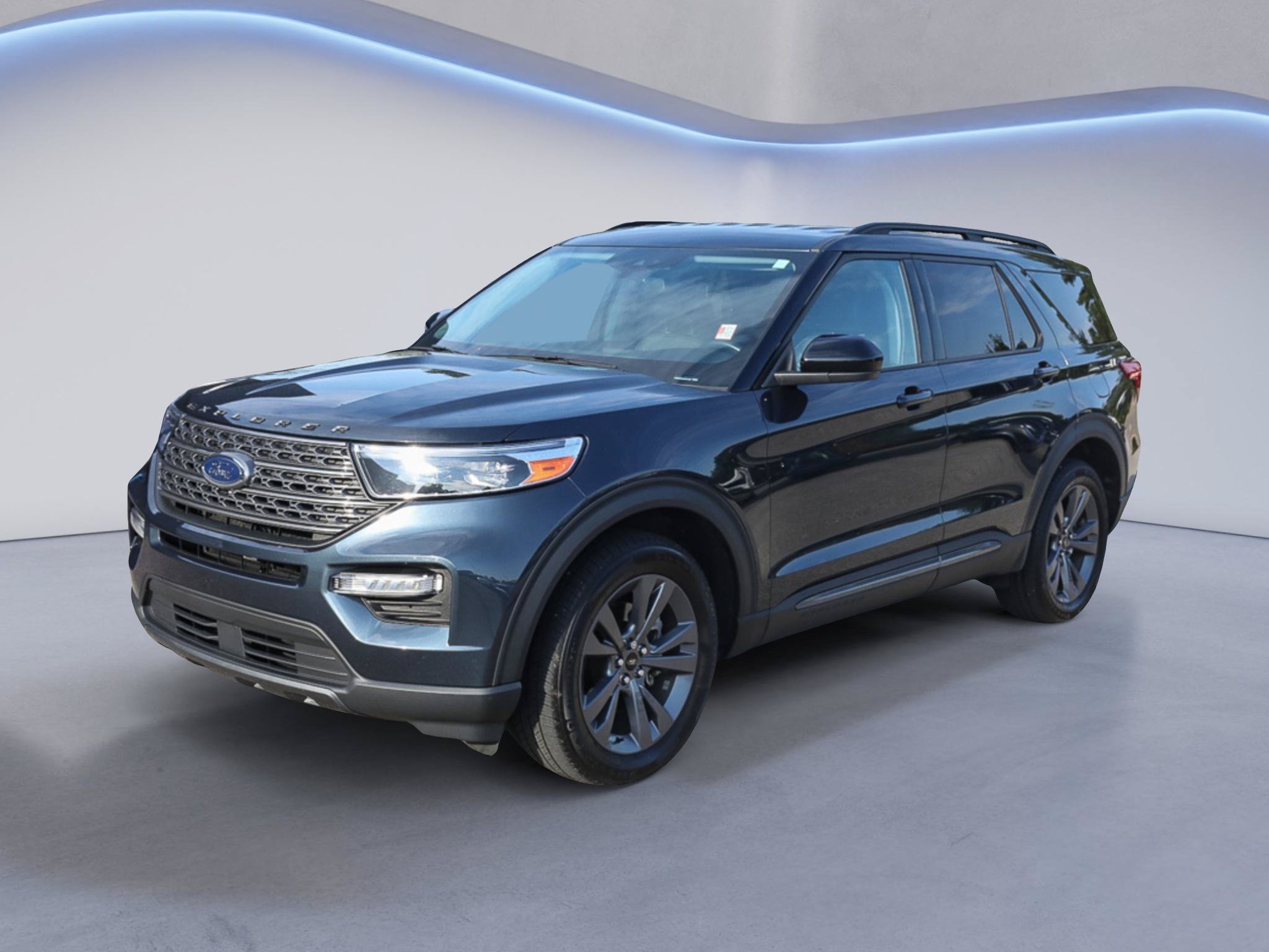 Certified 2023 Ford Explorer XLT w/ Equipment Group 202A AWD/4WD image 2
