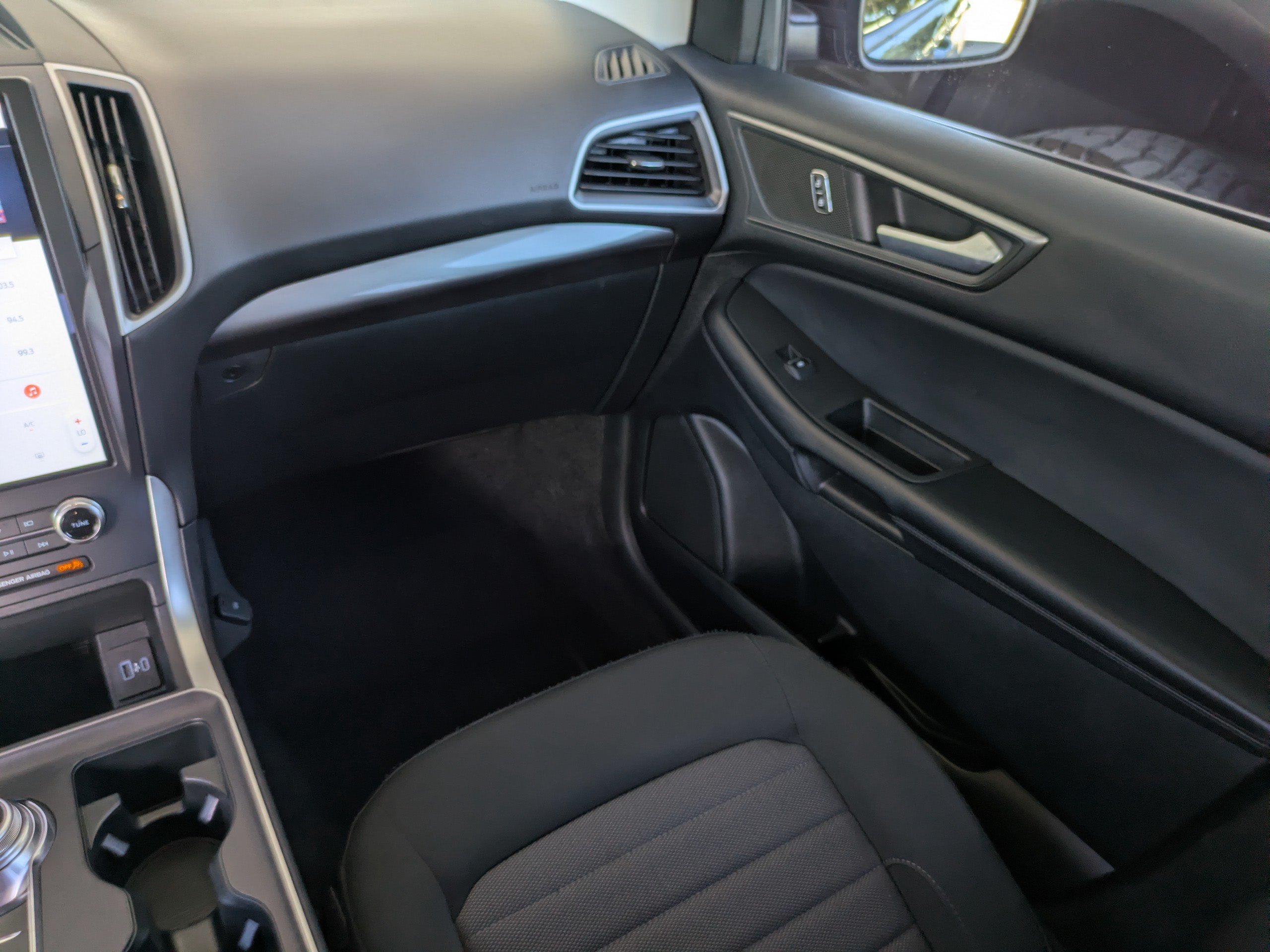 Certified 2024 Ford Edge SE w/ Black Appearance Package AWD/4WD image 17