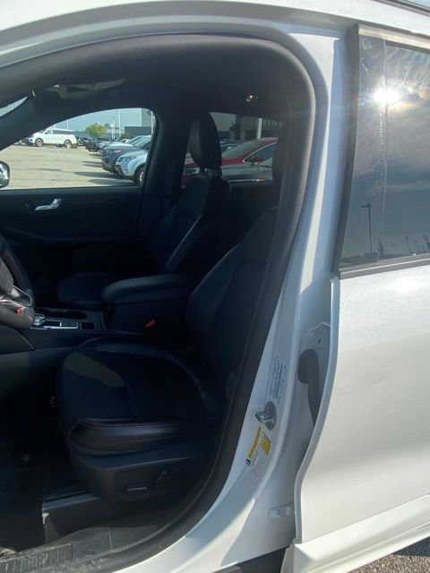 Certified 2024 Ford Escape ST-Line w/ Tech Pack #1 AWD/4WD image 9