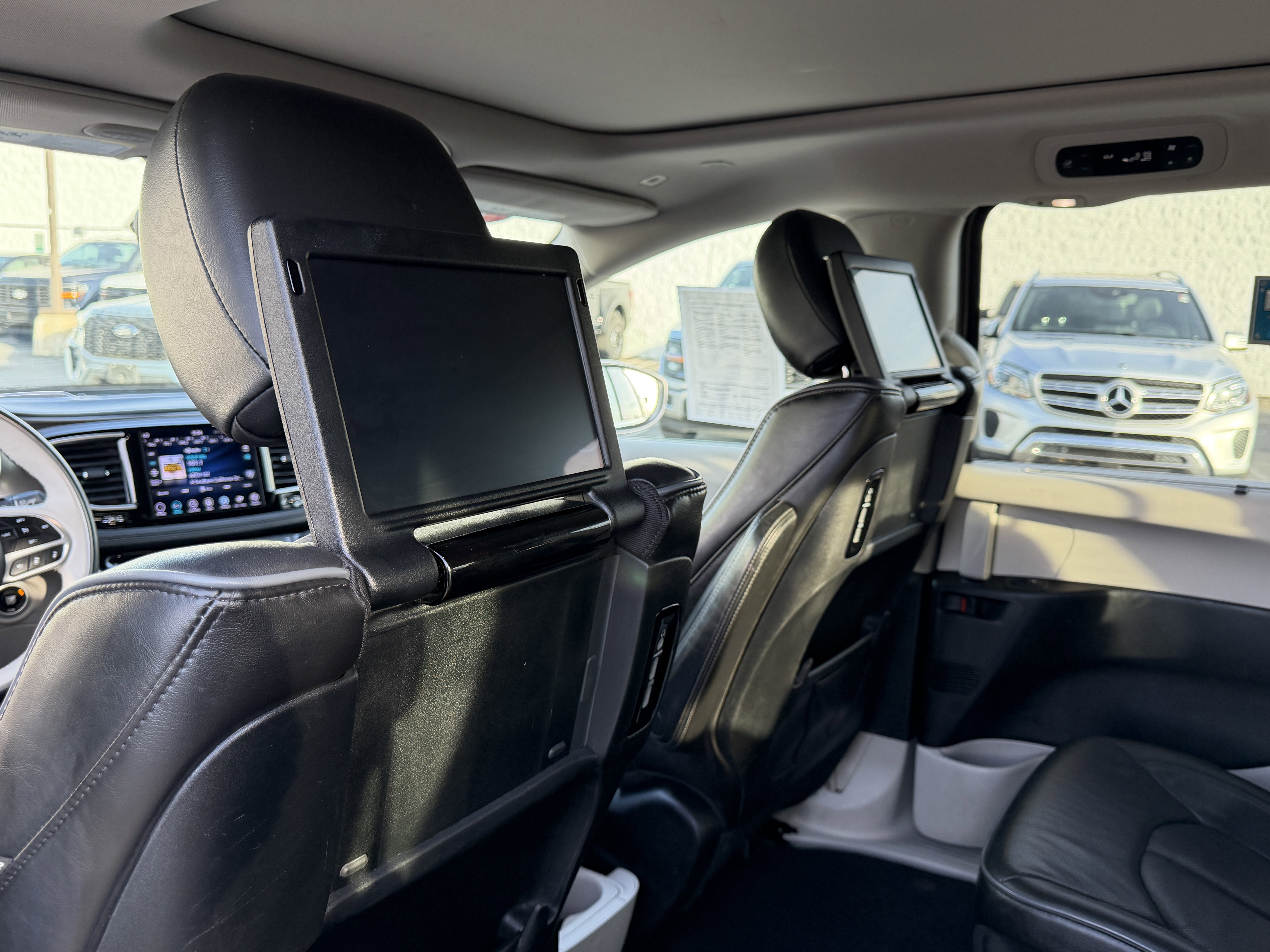 Used 2018 Chrysler Pacifica Limited w/ Advanced Safetytec Group image 19