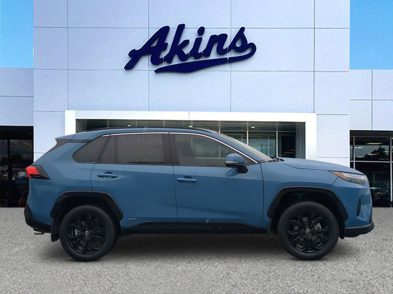 Used 2022 Toyota RAV4 SE w/ Convenience Package image 5