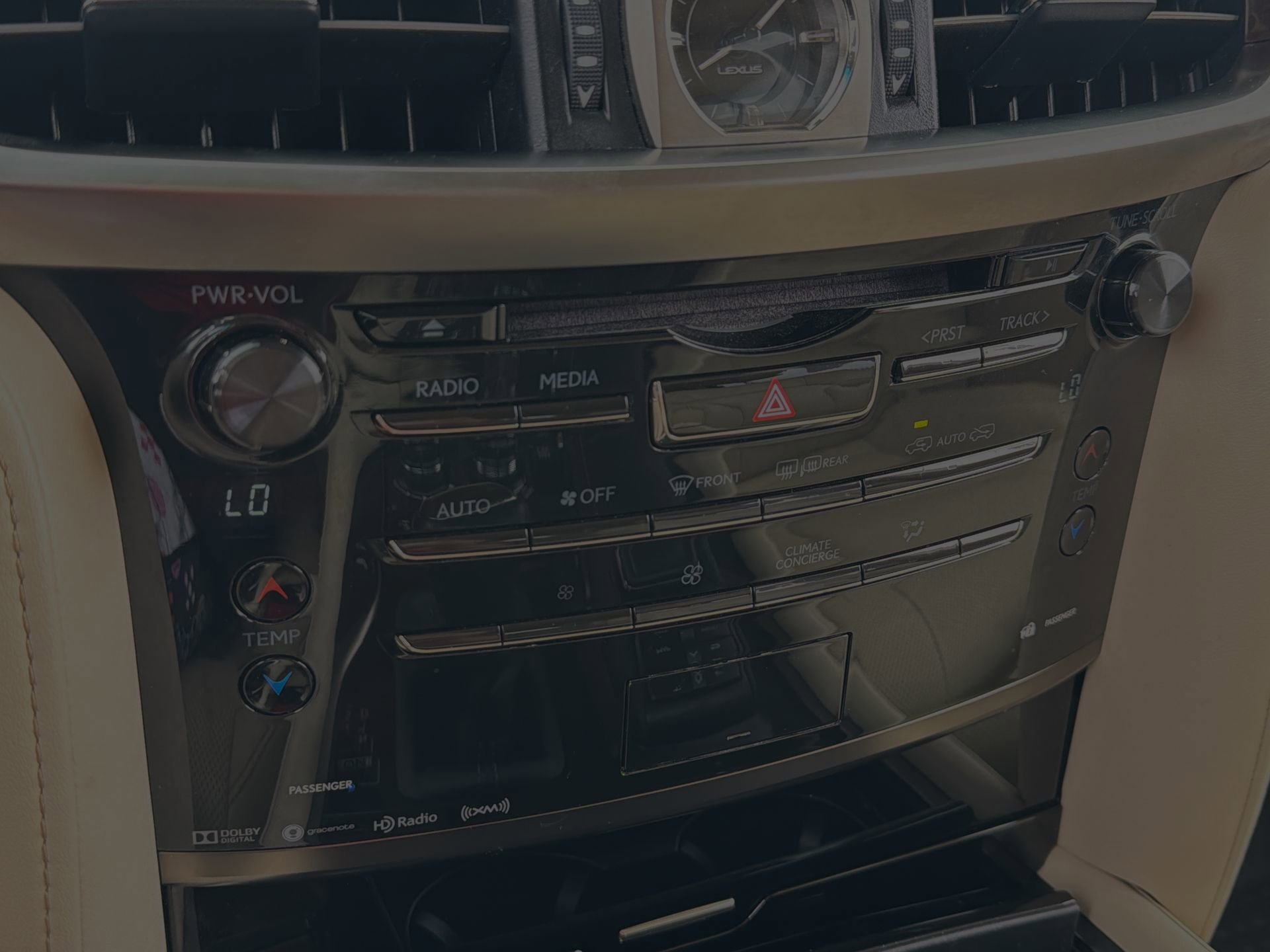 Used 2018 Lexus LX 570 4WD image 19
