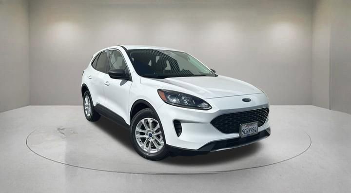 Certified 2022 Ford Escape SE