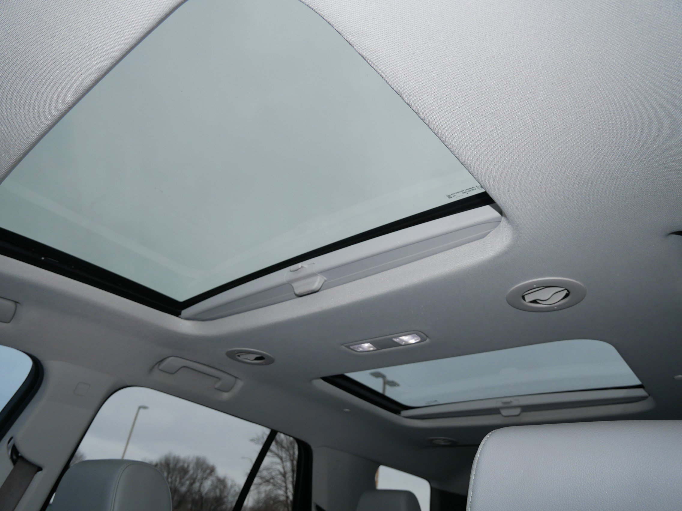 Used 2020 Chevrolet Traverse Premier image 35