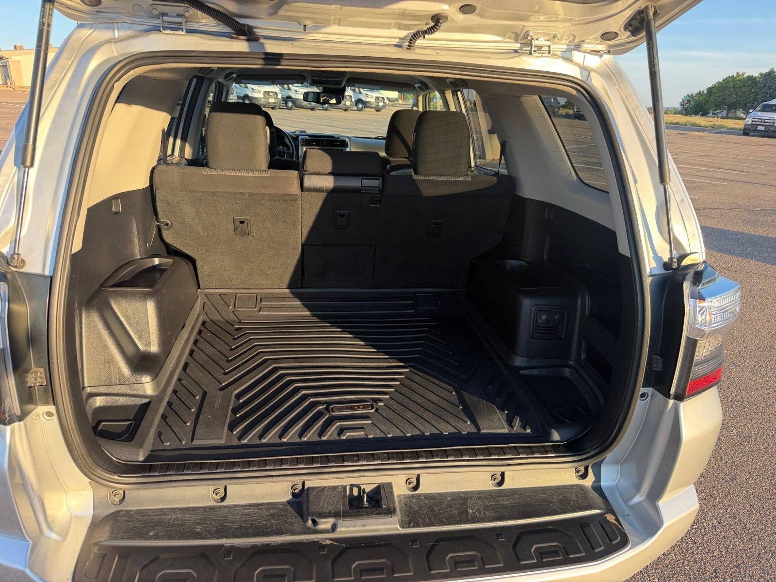 Used 2020 Toyota 4Runner SR5 AWD/4WD image 16