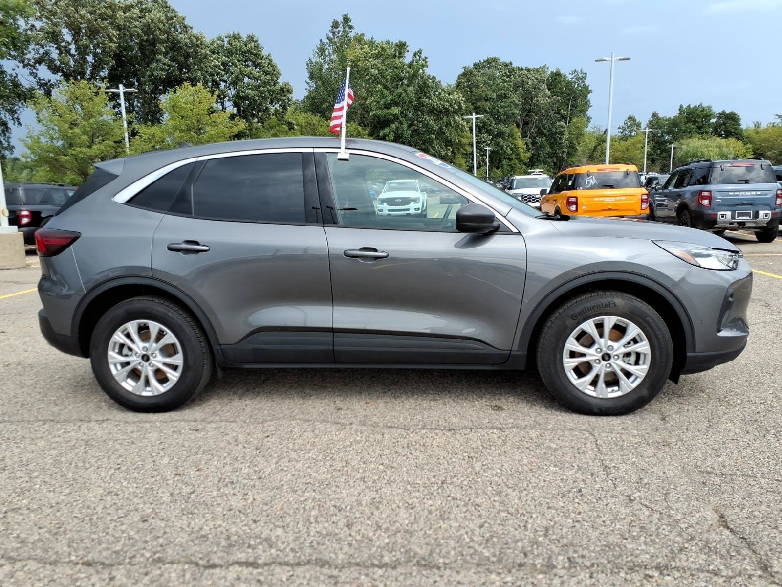 Certified 2023 Ford Escape Active AWD/4WD image 9