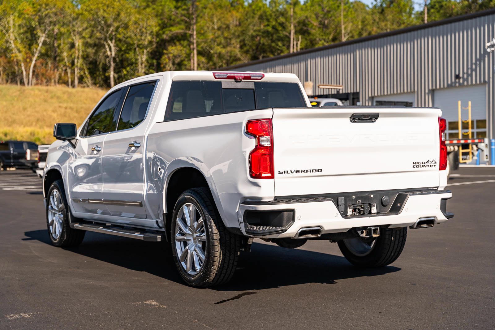 Used 2023 Chevrolet Silverado 1500 High Country w/ Technology Package AWD/4WD image 5