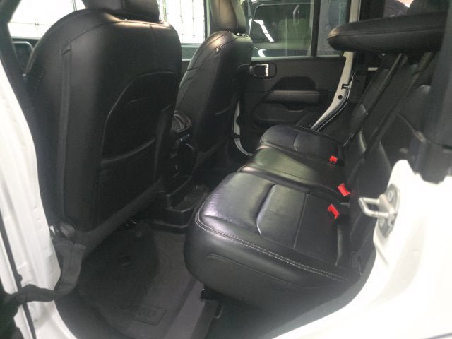 Used 2021 Jeep Wrangler Unlimited Sahara AWD/4WD image 13