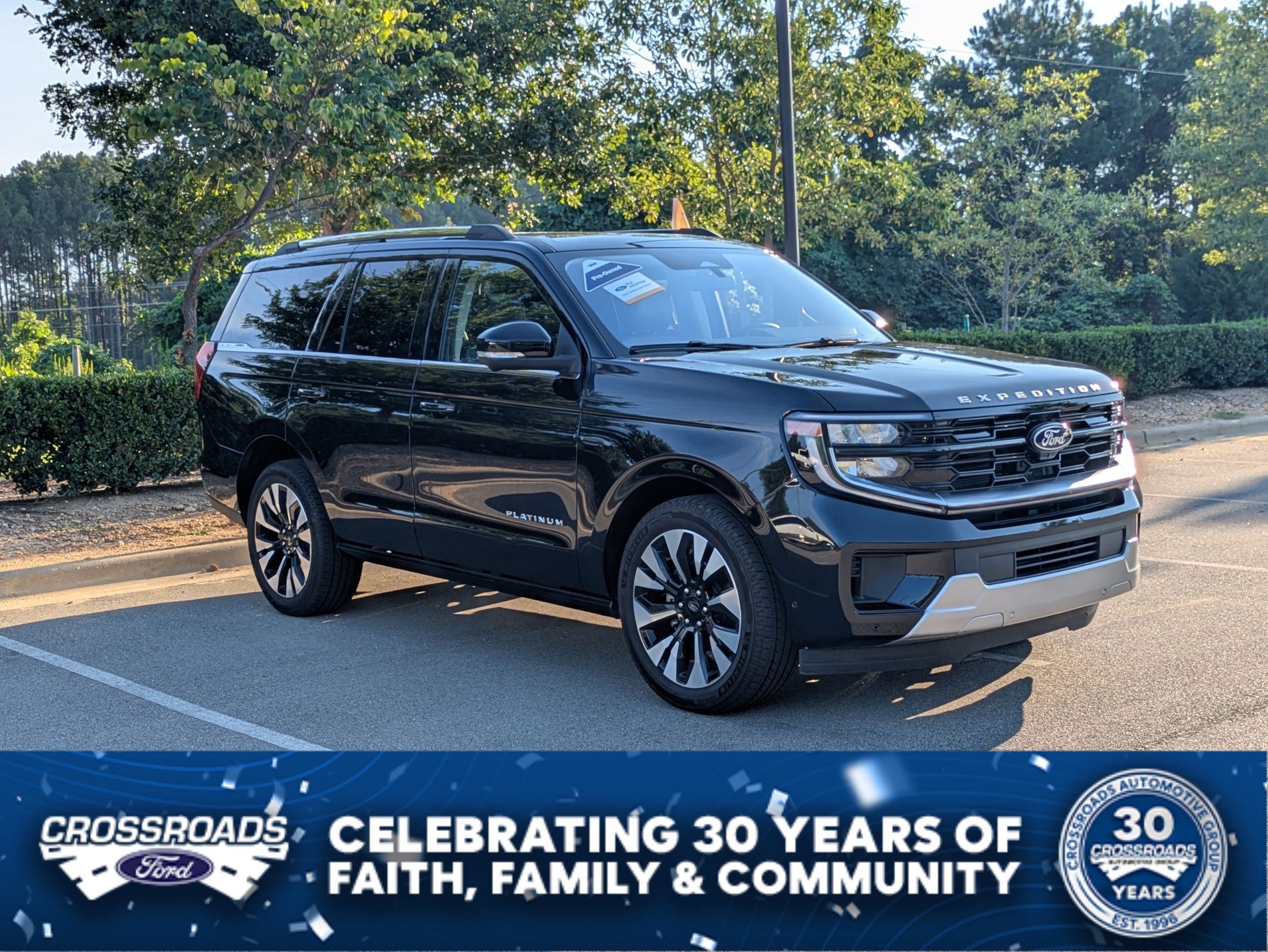 Certified 2025 Ford Expedition Platinum w/ Driver's Package AWD/4WD image 1