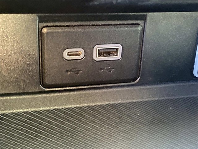 Used 2023 Chevrolet Suburban LT image 32