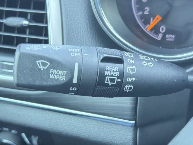 Used 2022 Jeep Grand Cherokee Limited AWD/4WD image 25