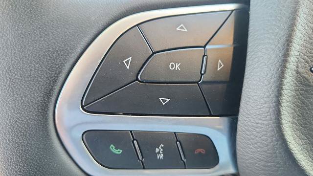 Used 2022 Chrysler Pacifica Touring-L FWD image 23