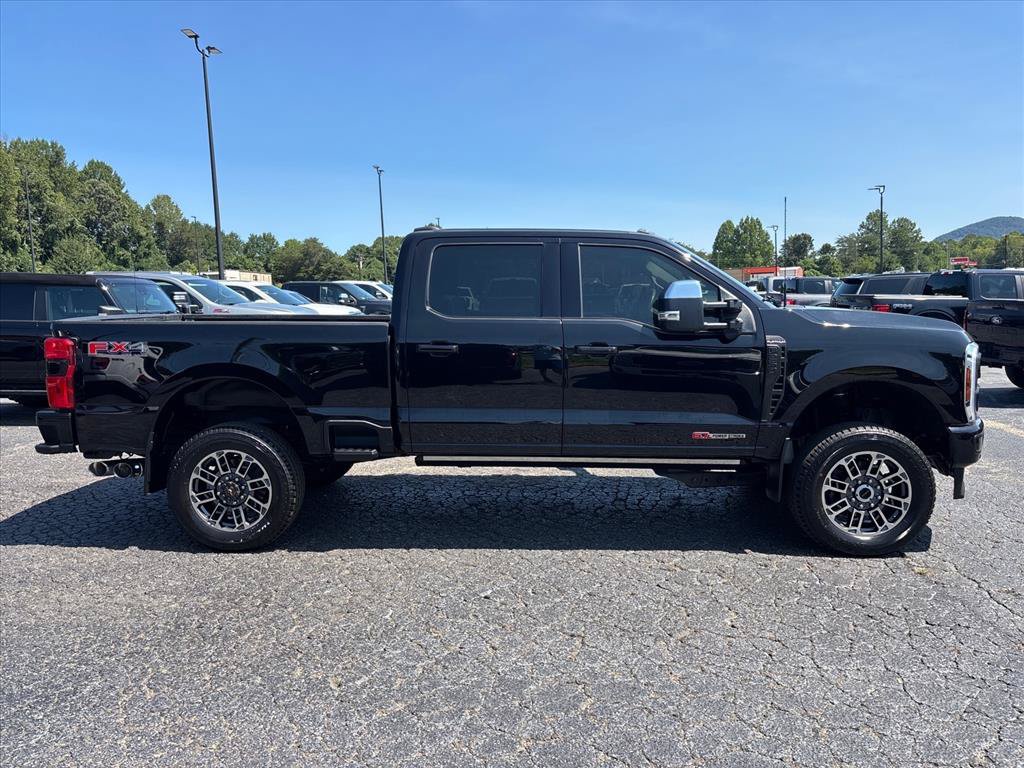 Certified 2025 Ford F250 Platinum w/ Platinum Plus Package AWD/4WD image 10