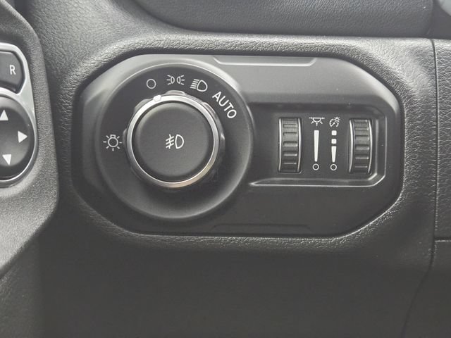 Used 2021 Jeep Wrangler Unlimited Sahara AWD/4WD image 21