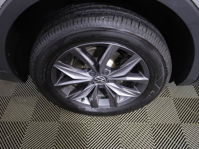 Used 2022 Volkswagen Tiguan SE AWD/4WD image 38
