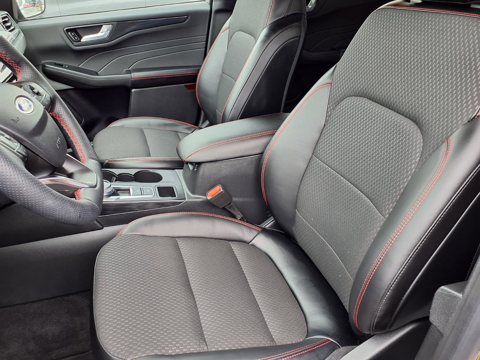 Certified 2024 Ford Escape ST-Line w/ Tech Pack #1 image 6