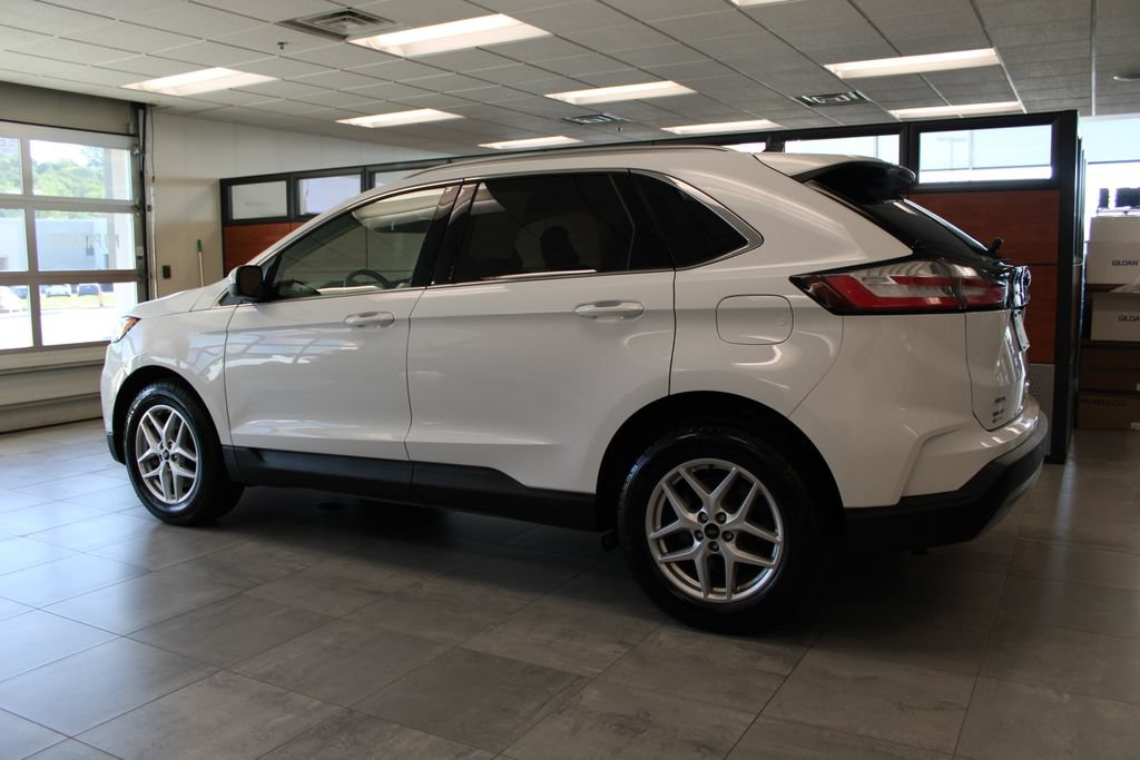 Certified 2024 Ford Edge SEL w/ Convenience Package AWD/4WD image 8