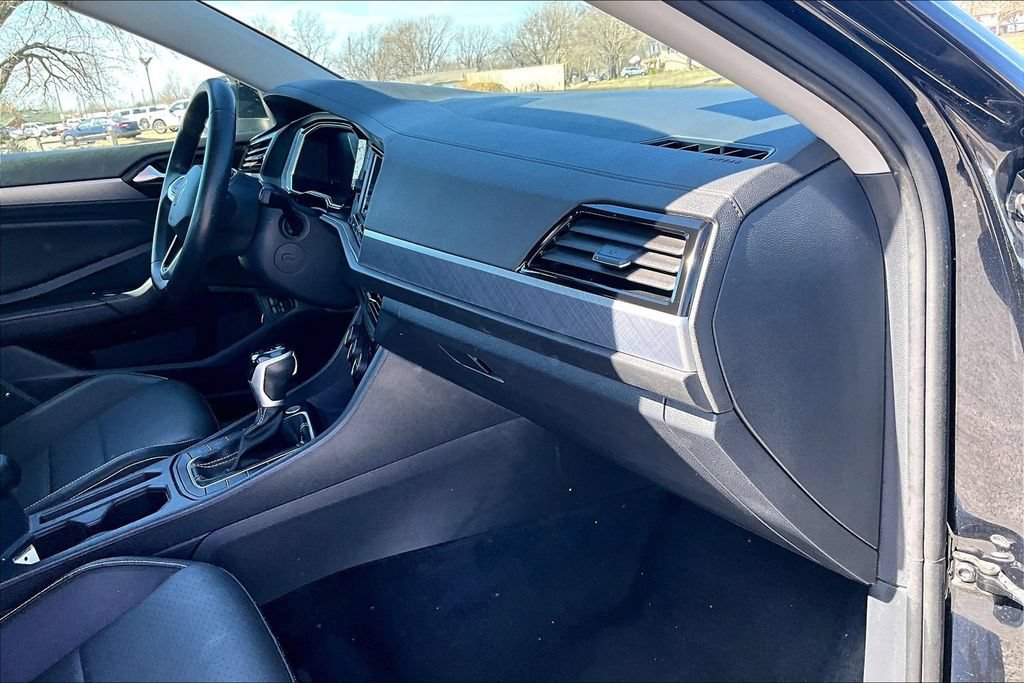 Used 2024 Volkswagen Jetta SE FWD image 14