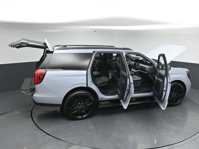 Certified 2026 Ford Expedition Platinum w/ Stealth Performance Package AWD/4WD image 61