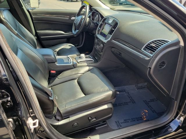 Used 2022 Chrysler 300 Touring L w/ Popular Equipment Group RWD image 17