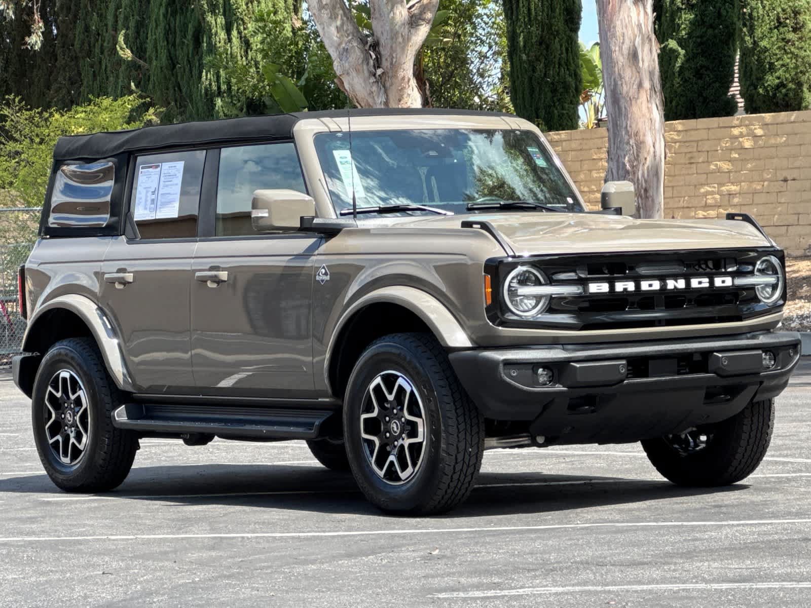 Certified 2025 Ford Bronco Outer Banks AWD/4WD image 9