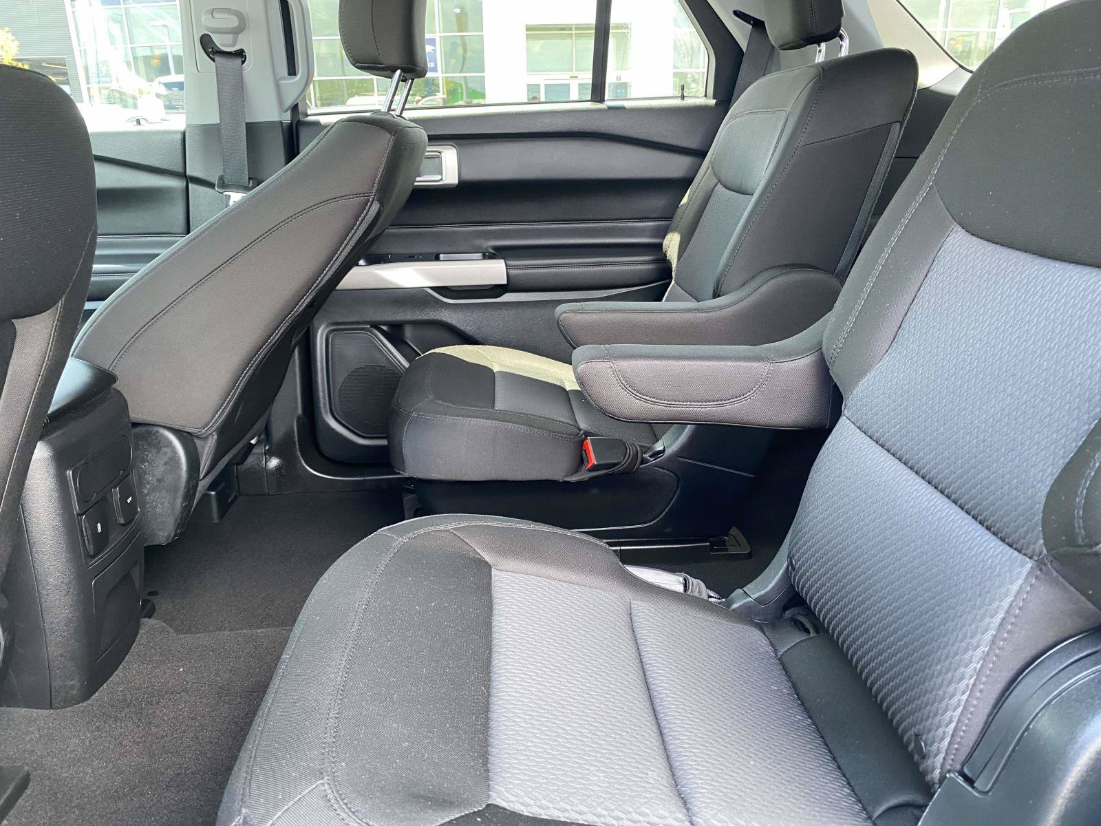 Certified 2023 Ford Explorer XLT RWD image 12