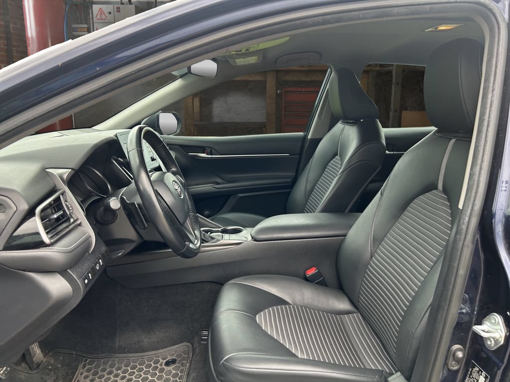 Used 2022 Toyota Camry SE FWD image 19