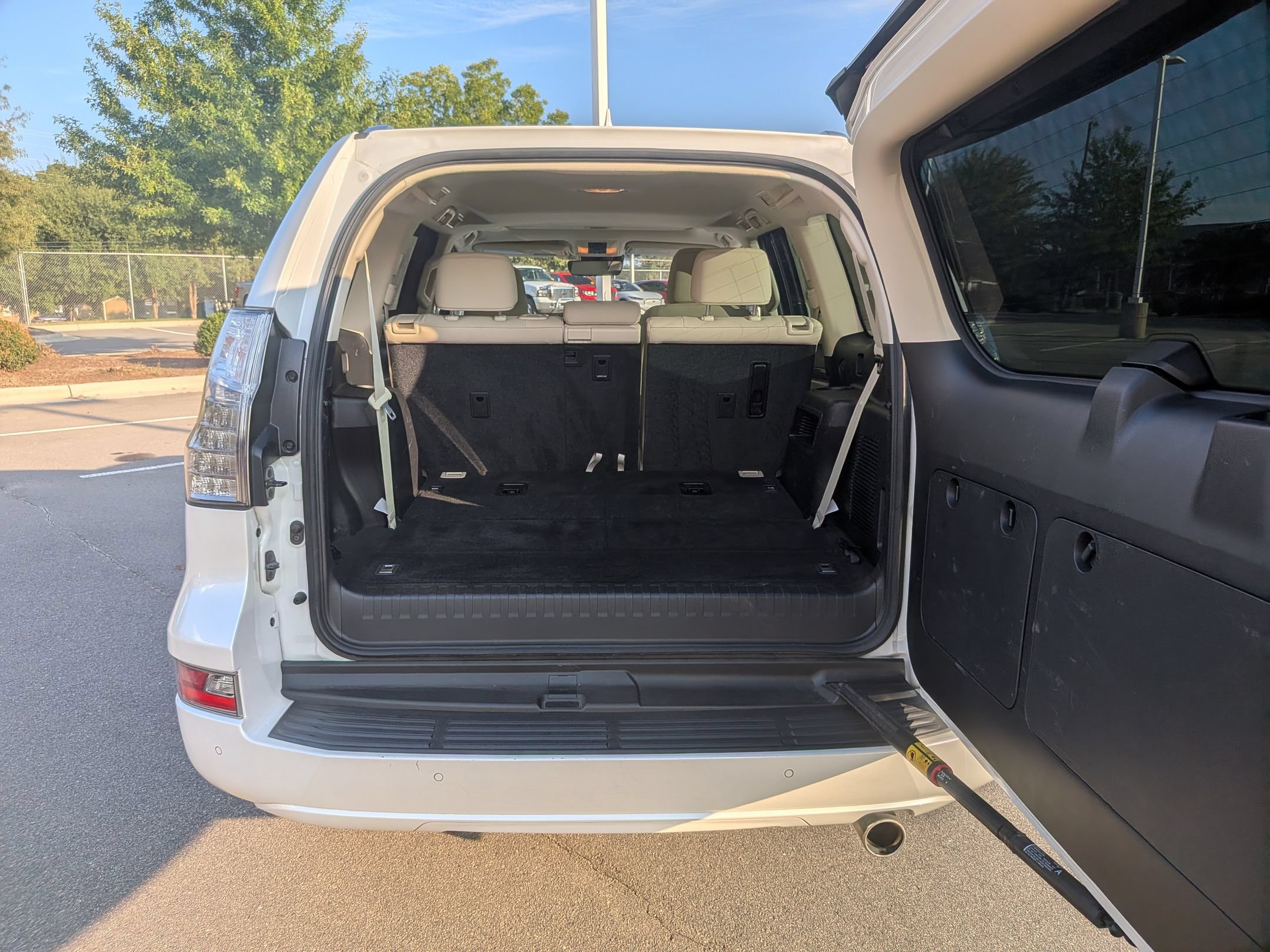 Used 2023 Lexus GX 460 Premium w/ Premium Package AWD/4WD image 33