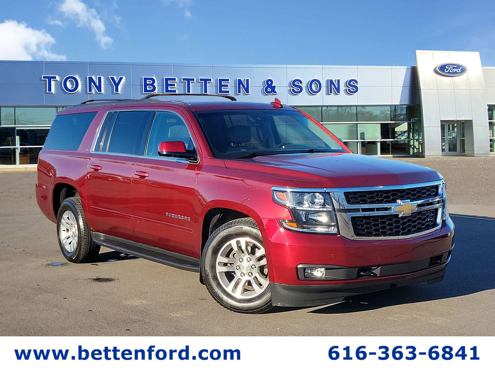 Used 2018 Chevrolet Suburban LT w/ Luxury Package image 1